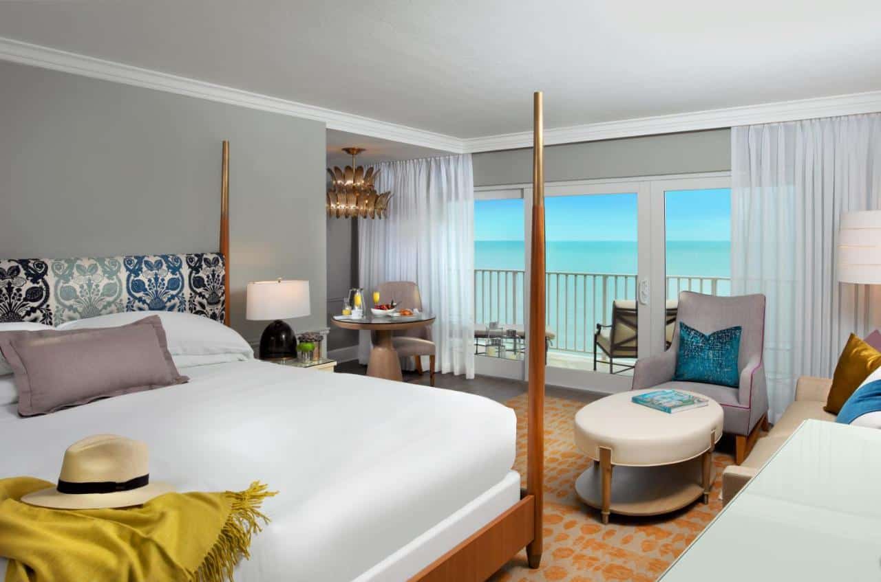 beach themed décor for bed and breakfast